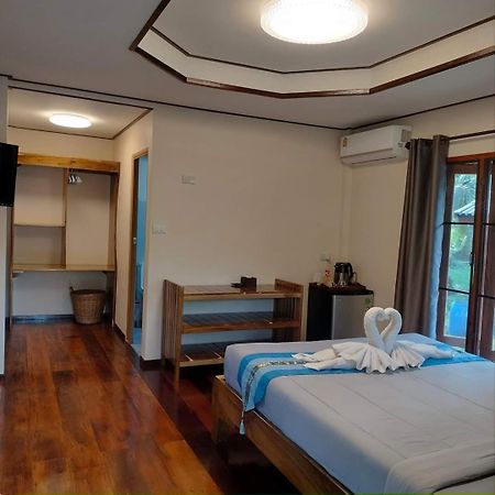 Walk In Homestay Ko Kut Exterior foto