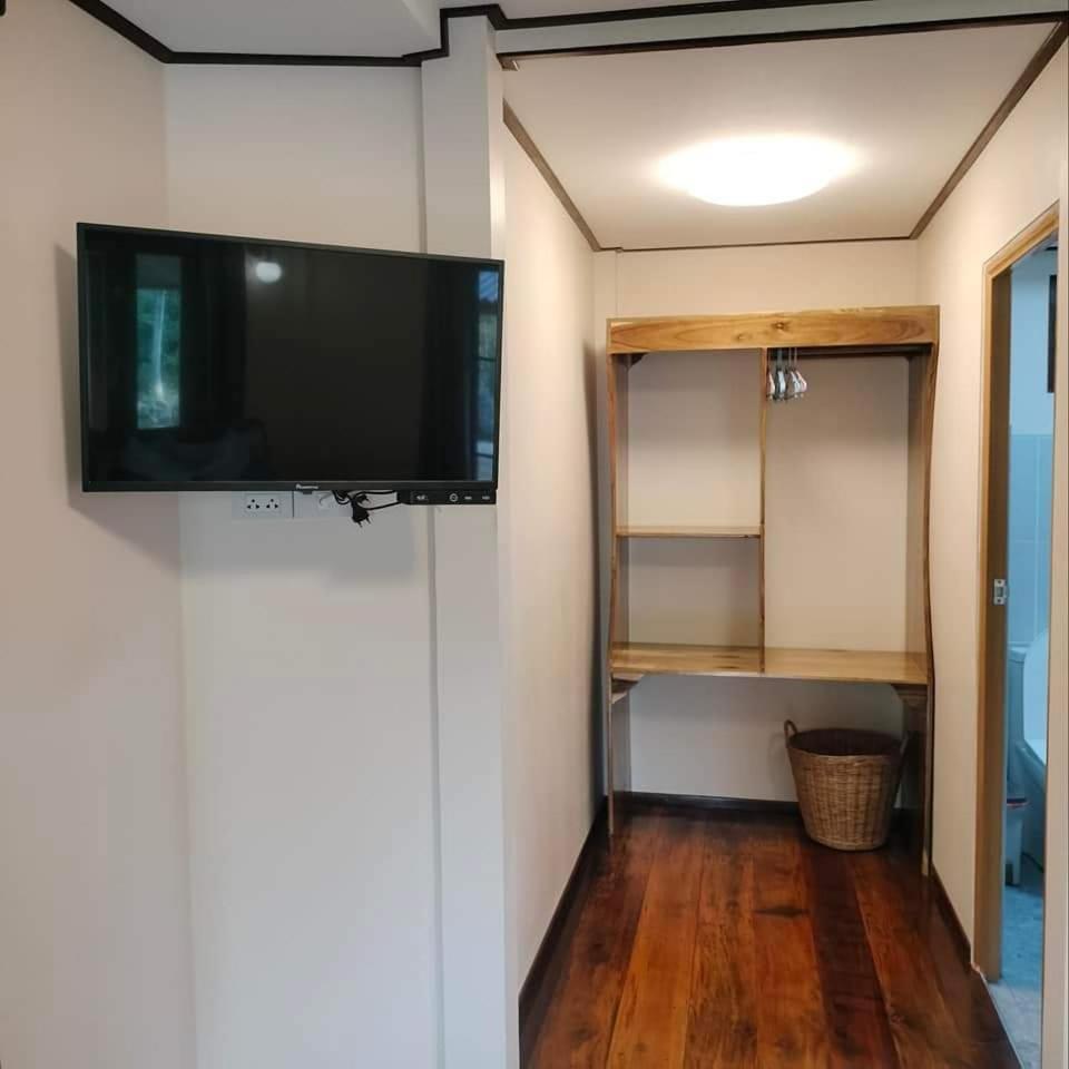 Walk In Homestay Ko Kut Exterior foto